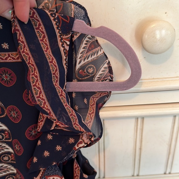 Vince Camuto Flutter sleeve dress- size 2 - Picture 3 of 7